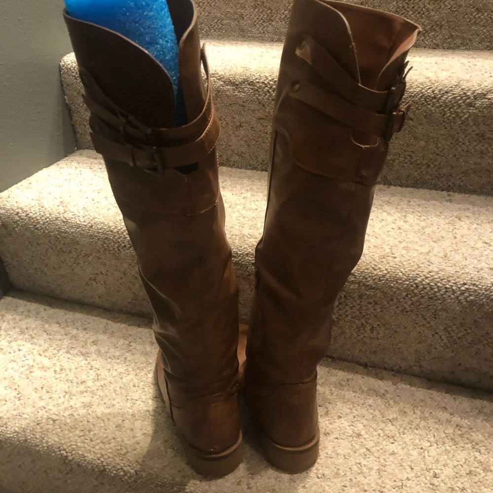 Knee high boots - Picture 3 of 3